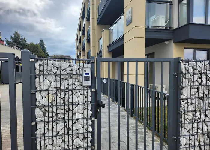 Dwa Jelonki, Ul Sciegiennego, Centrum, Garaz, Ogrodek